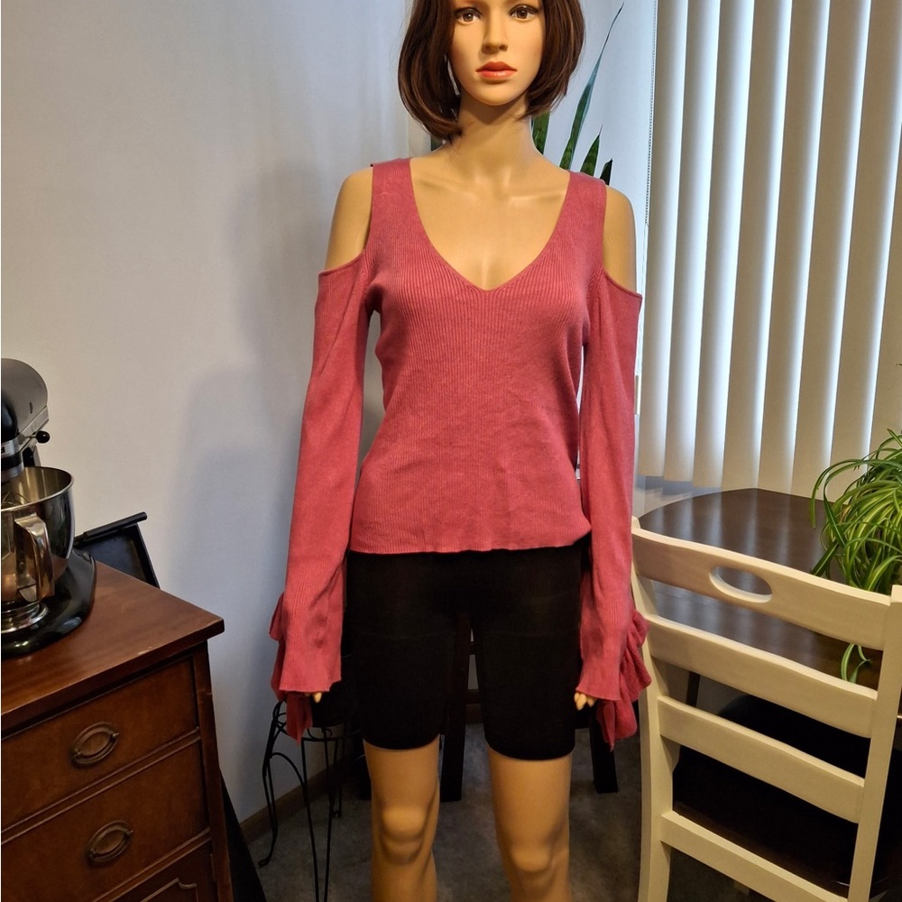 Express Women's Magenta Cold Shoulder Top